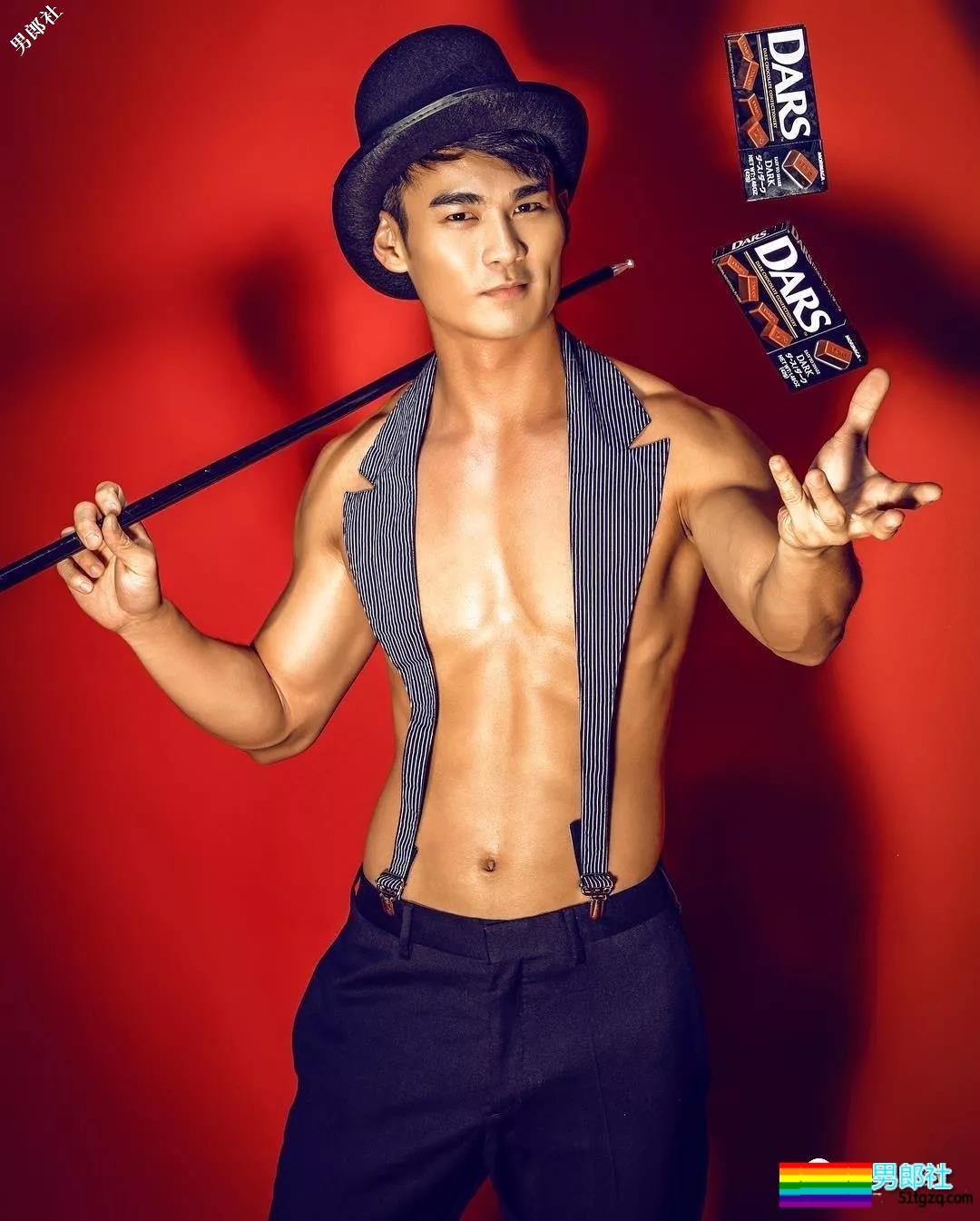 看点∣帅哥集邮摄影师又开始高事情了！小狼狗忠犬各种天菜统统出镜！ - 51虹马