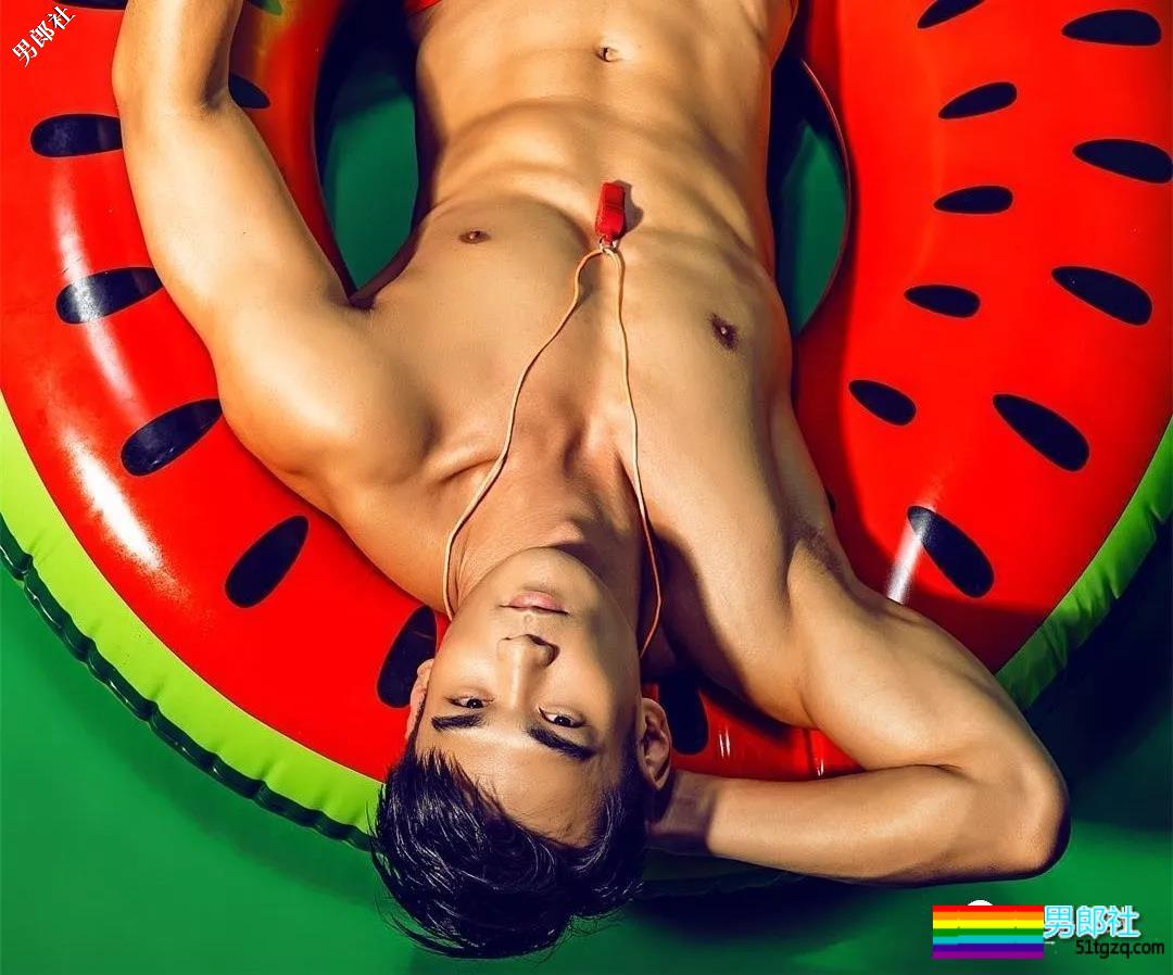 看点∣帅哥集邮摄影师又开始高事情了！小狼狗忠犬各种天菜统统出镜！ - 51虹马