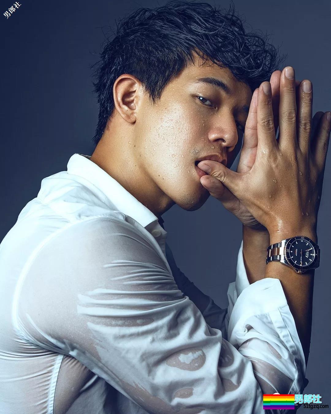 看点∣帅哥集邮摄影师又开始高事情了！小狼狗忠犬各种天菜统统出镜！ - 51虹马