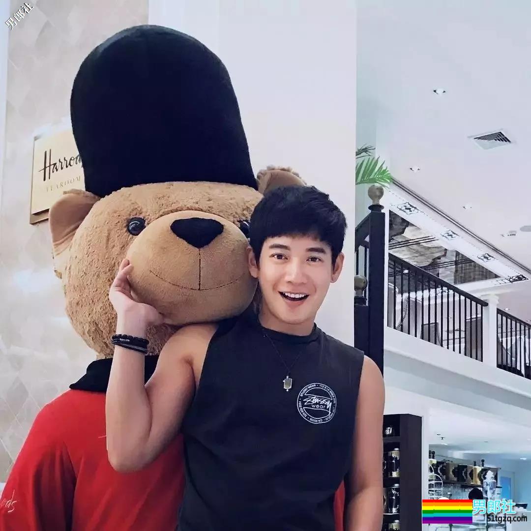 看点∣帅哥集邮摄影师又开始高事情了！小狼狗忠犬各种天菜统统出镜！ - 51虹马