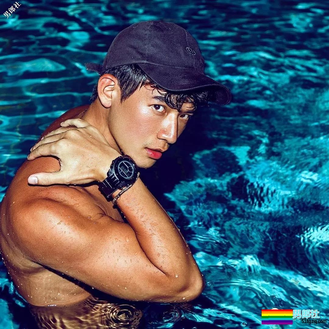 看点∣帅哥集邮摄影师又开始高事情了！小狼狗忠犬各种天菜统统出镜！ - 51虹马