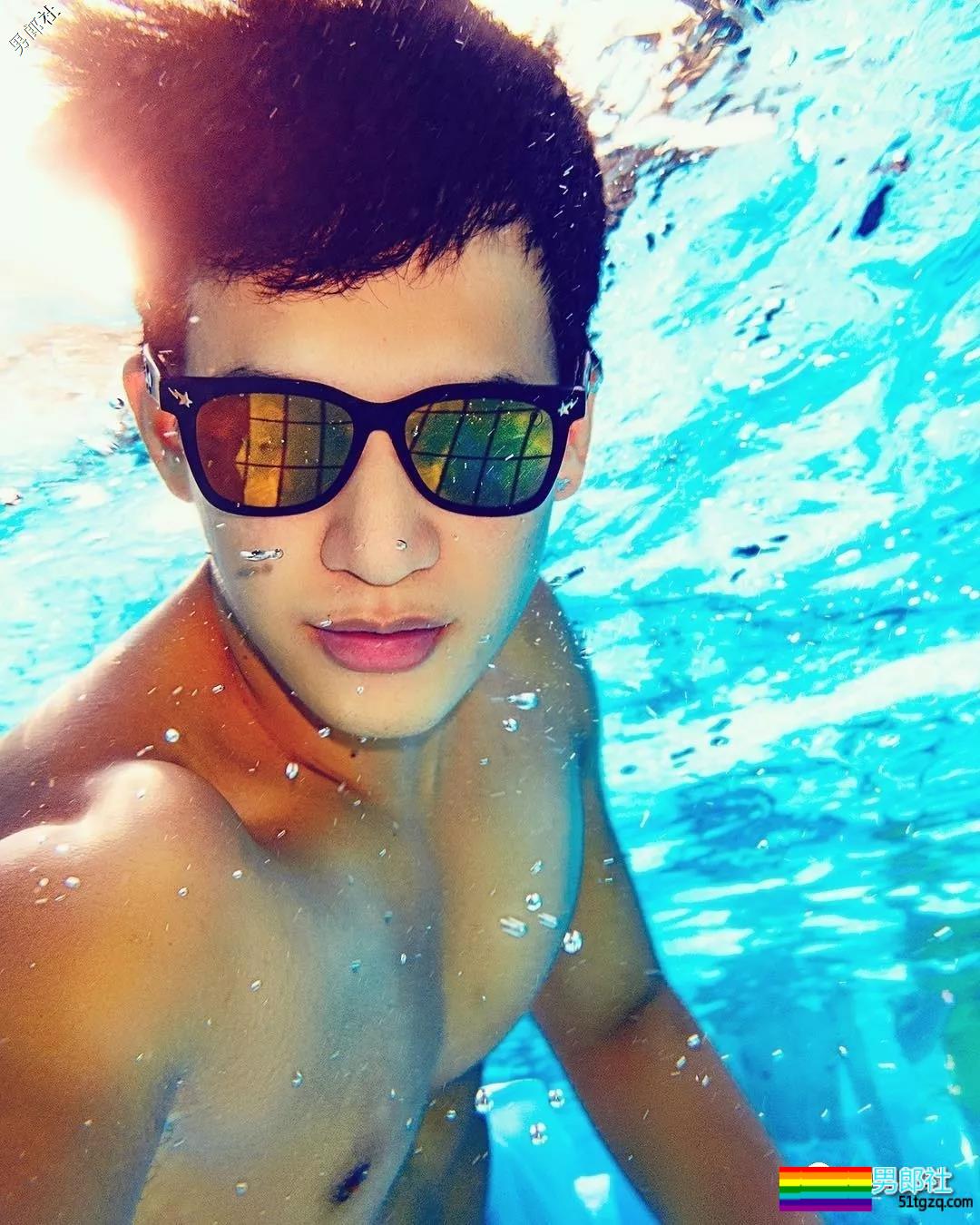 看点∣帅哥集邮摄影师又开始高事情了！小狼狗忠犬各种天菜统统出镜！ - 51虹马