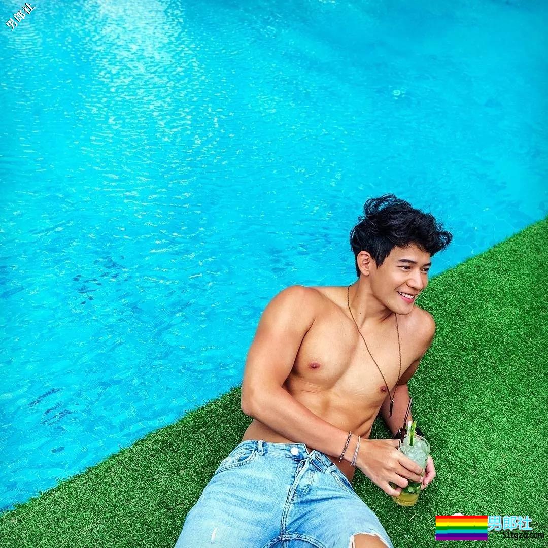 看点∣帅哥集邮摄影师又开始高事情了！小狼狗忠犬各种天菜统统出镜！ - 51虹马