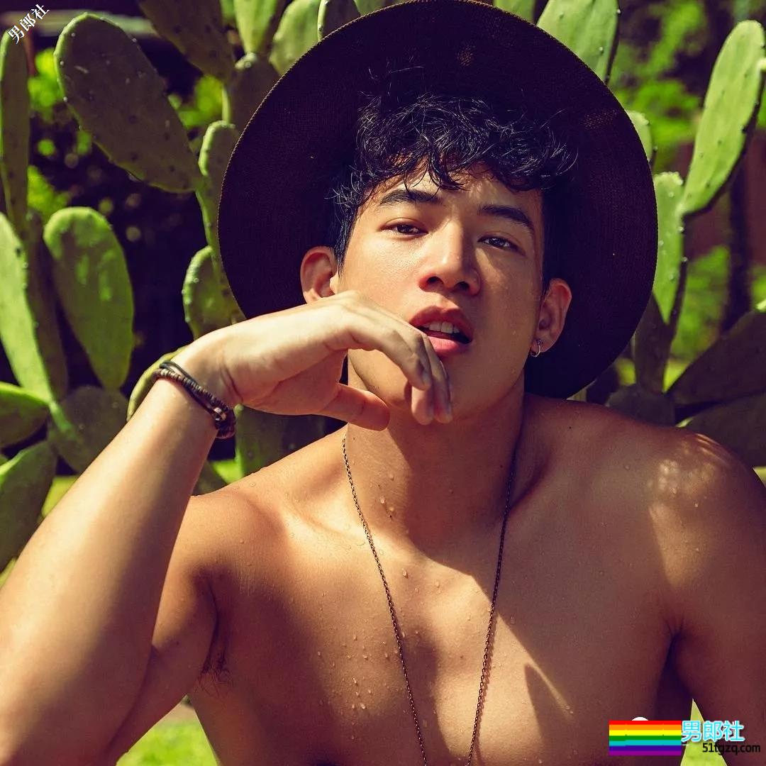 看点∣帅哥集邮摄影师又开始高事情了！小狼狗忠犬各种天菜统统出镜！ - 51虹马