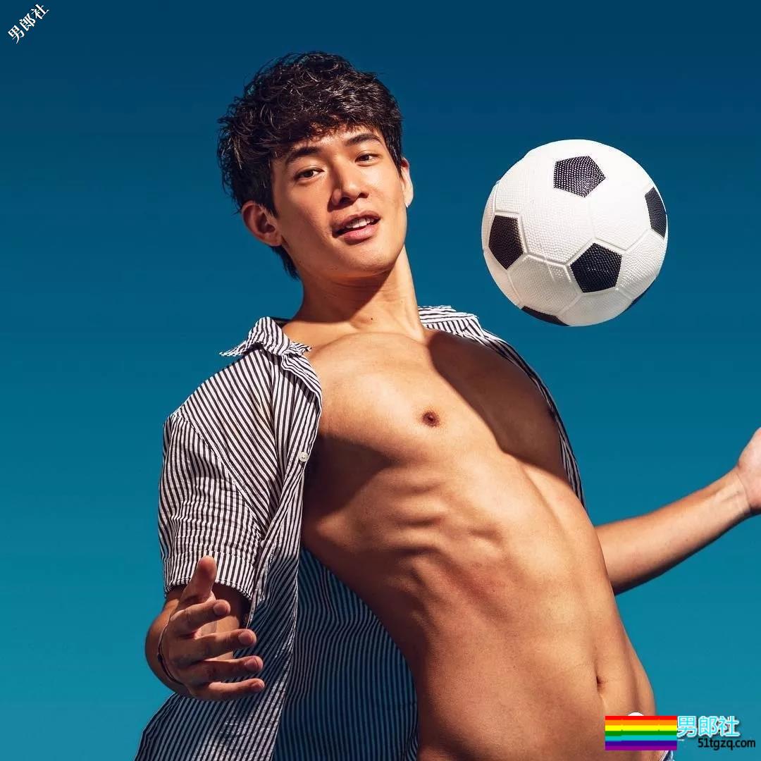 看点∣帅哥集邮摄影师又开始高事情了！小狼狗忠犬各种天菜统统出镜！ - 51虹马