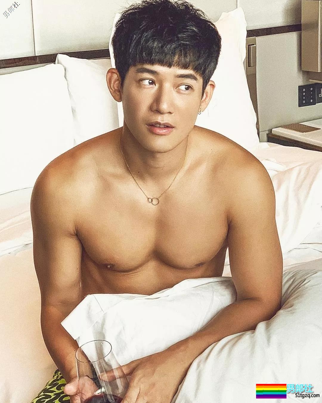 看点∣帅哥集邮摄影师又开始高事情了！小狼狗忠犬各种天菜统统出镜！ - 51虹马