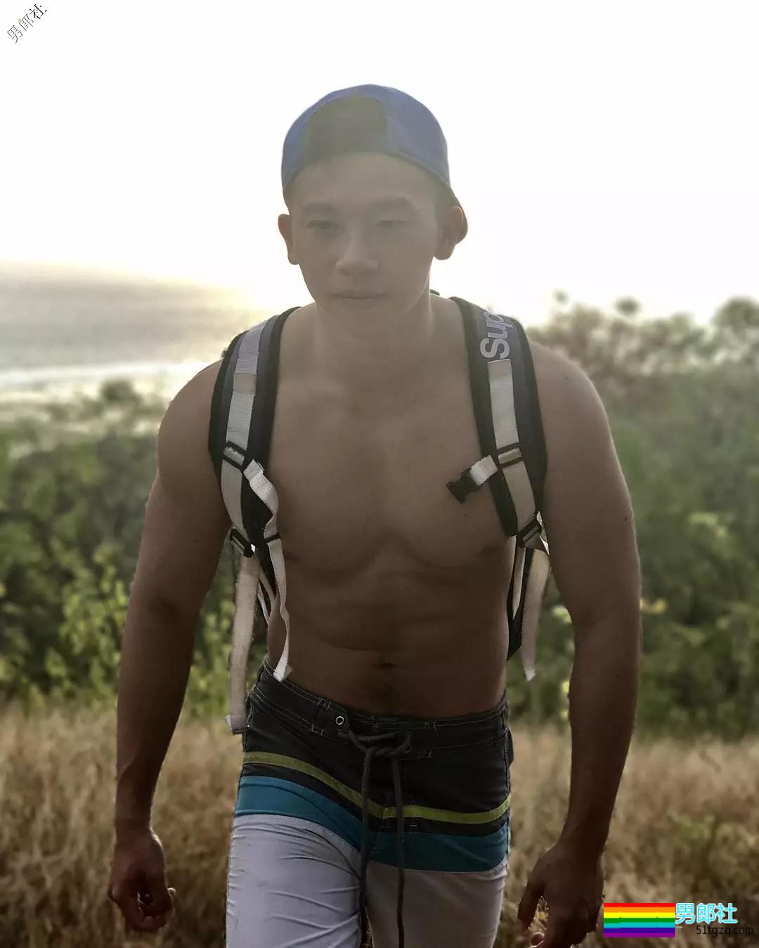 18线野模练出巨胸内裤塞东西，却只能沦为夜店舞男-51虹马