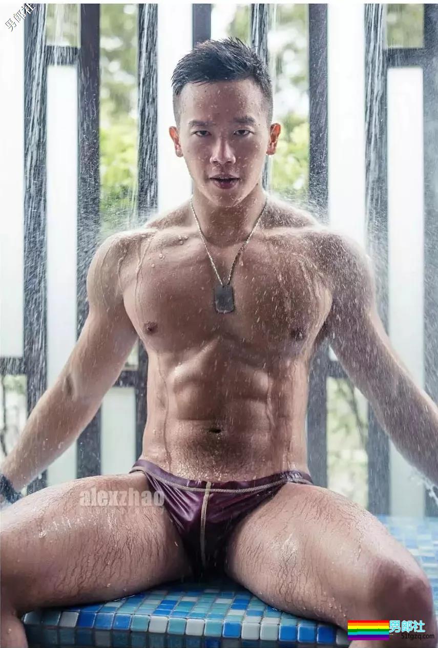 18线野模练出巨胸内裤塞东西，却只能沦为夜店舞男 - 51虹马