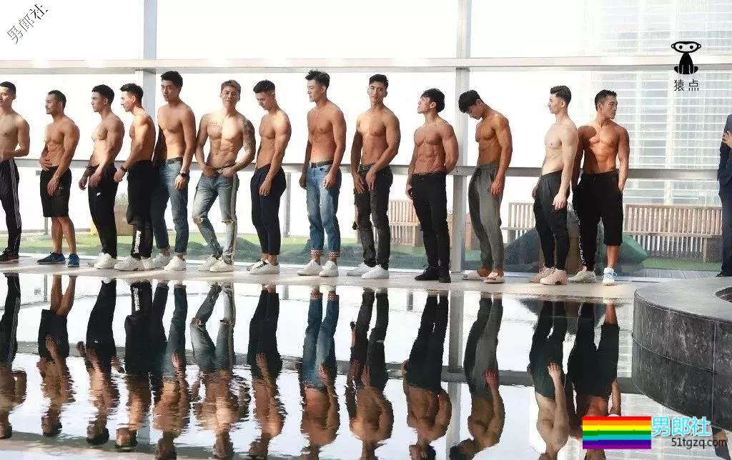 半透明薄衣强行遮羞，成批精壮男子实力上线 - 51虹马