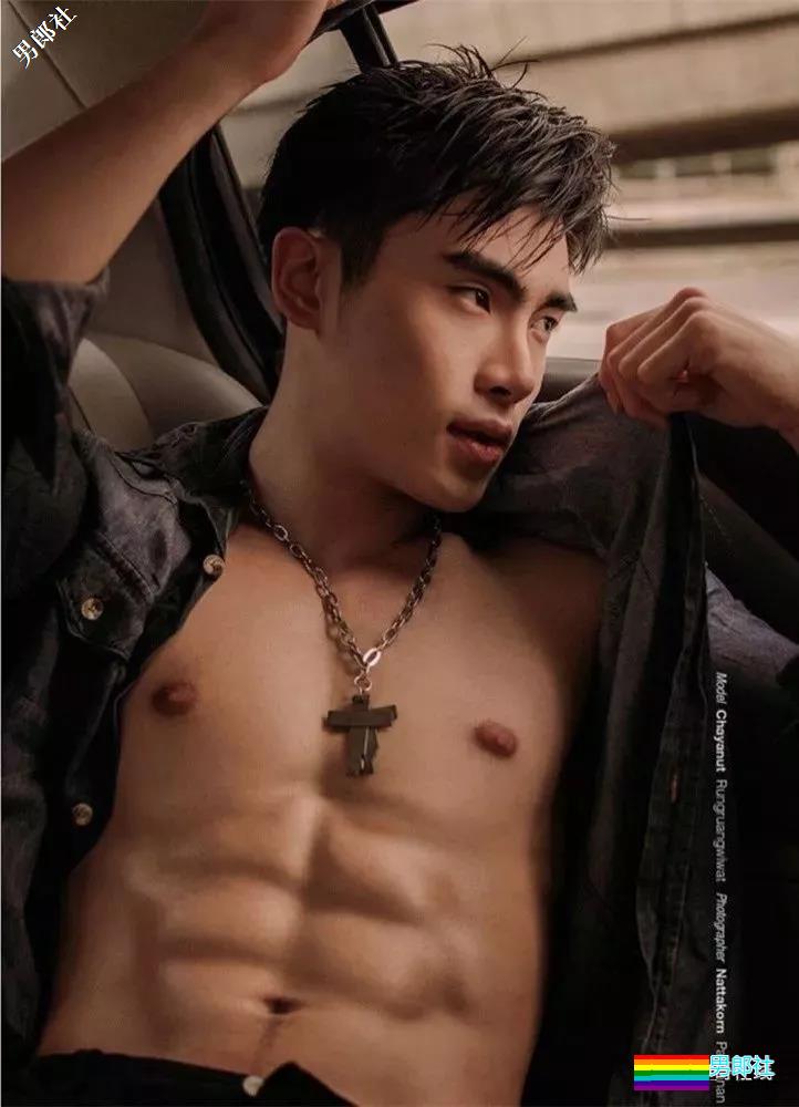 看点∣武汉大学极品校友，筋肉小哥的身材真的太sexxxxy了！你可以吗？-51虹马