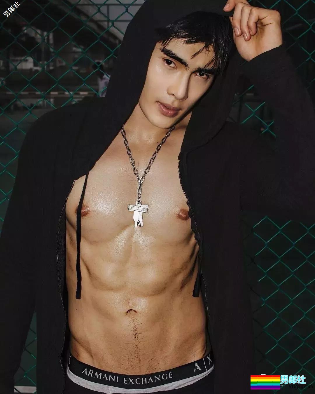 看点∣武汉大学极品校友，筋肉小哥的身材真的太sexxxxy了！你可以吗？ - 51虹马