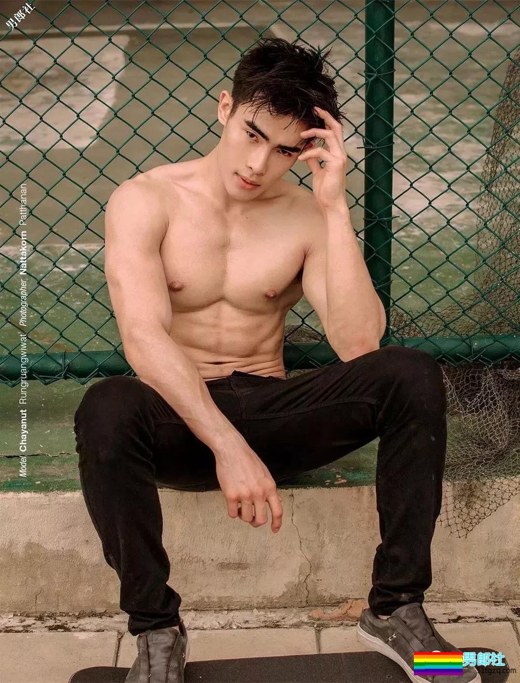 看点∣武汉大学极品校友,筋肉小哥的身材真的太sexxxxy了!你可以吗? - 51虹马 看点∣武汉大学极品校友,筋肉小哥的身材真的太sexxxxy了!你可以吗? - 51虹马