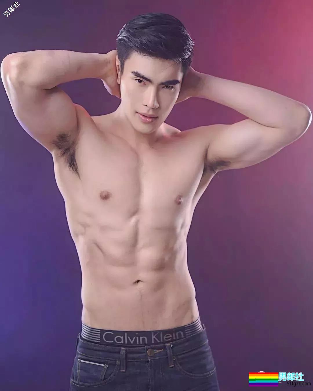 看点∣武汉大学极品校友，筋肉小哥的身材真的太sexxxxy了！你可以吗？ - 51虹马