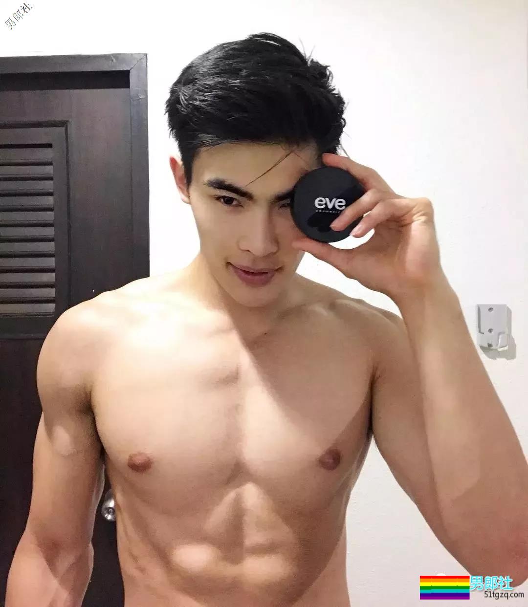 看点∣武汉大学极品校友，筋肉小哥的身材真的太sexxxxy了！你可以吗？ - 51虹马