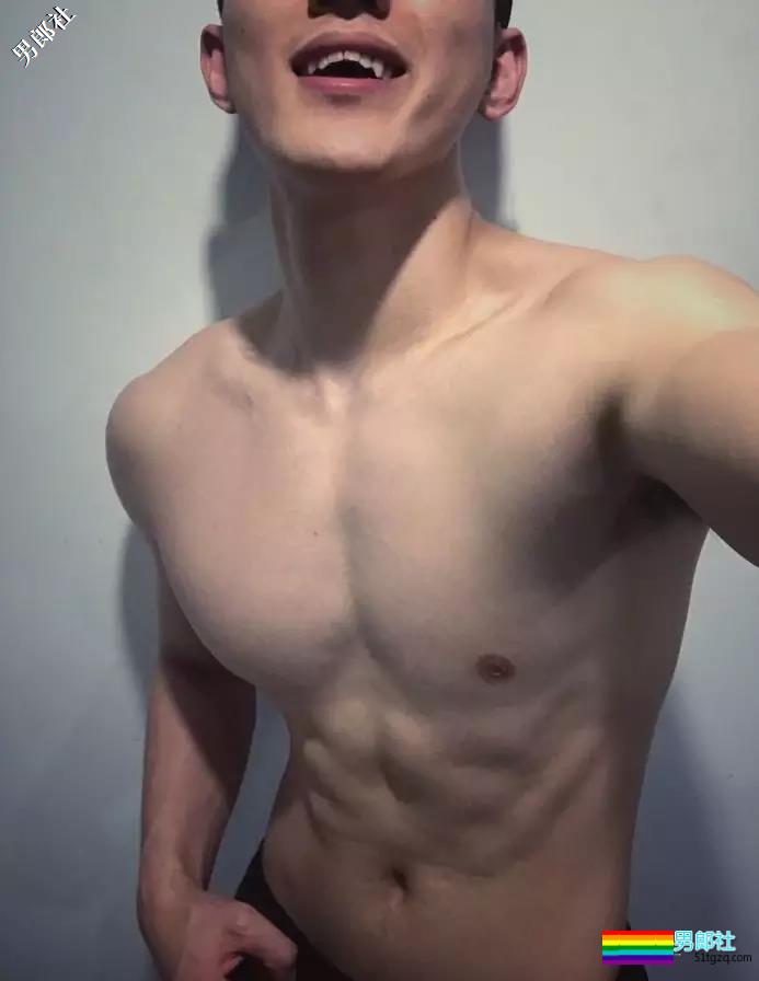 星健身又来新人私教！浴室照狂撩粉不如期待后续爆料！ - 51虹马