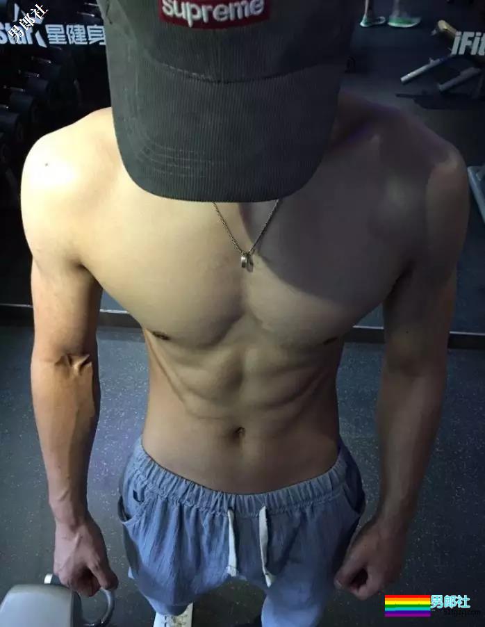 星健身又来新人私教！浴室照狂撩粉不如期待后续爆料！ - 51虹马