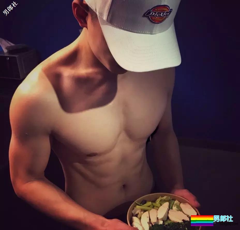 星健身又来新人私教！浴室照狂撩粉不如期待后续爆料！ - 51虹马