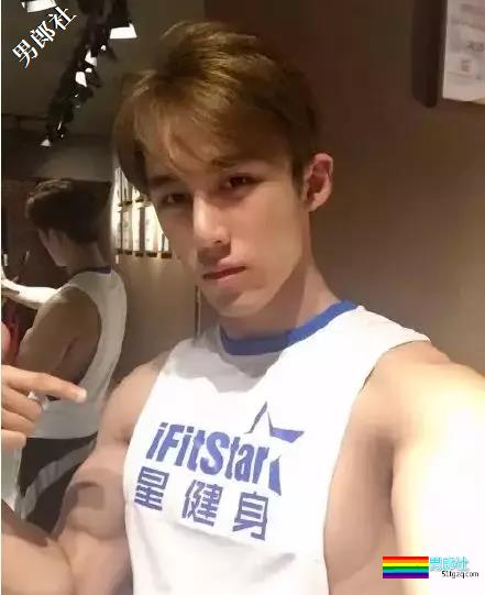 星健身又来新人私教！浴室照狂撩粉不如期待后续爆料！ - 51虹马