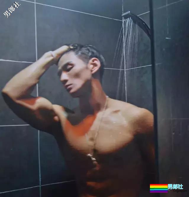 星健身又来新人私教！浴室照狂撩粉不如期待后续爆料！ - 51虹马