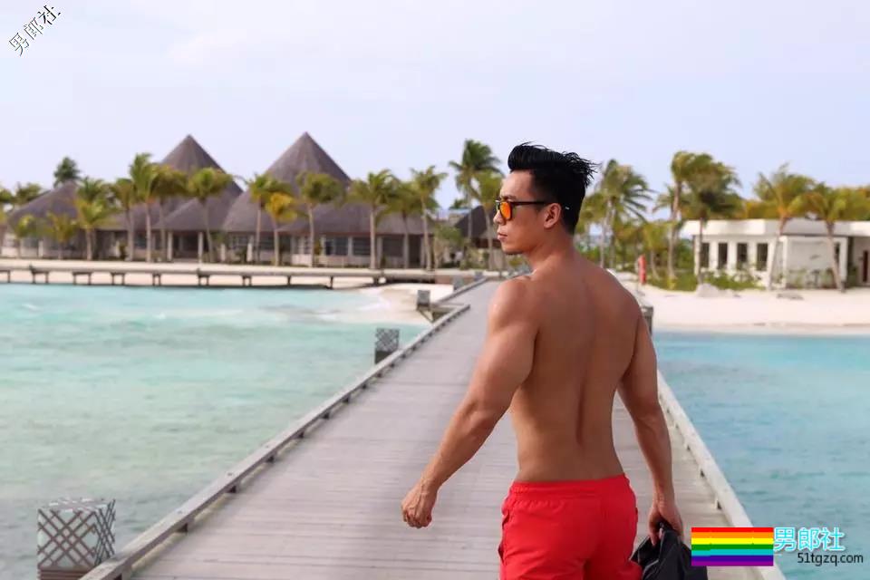 阴阳师男模被扒皮，喜好攀岩倒立，裆部贼抢眼！ - 51虹马