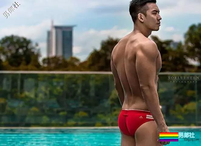 阴阳师男模被扒皮，喜好攀岩倒立，裆部贼抢眼！ - 51虹马