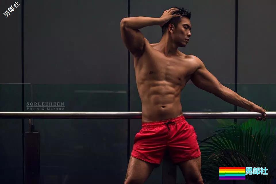 阴阳师男模被扒皮，喜好攀岩倒立，裆部贼抢眼！ - 51虹马