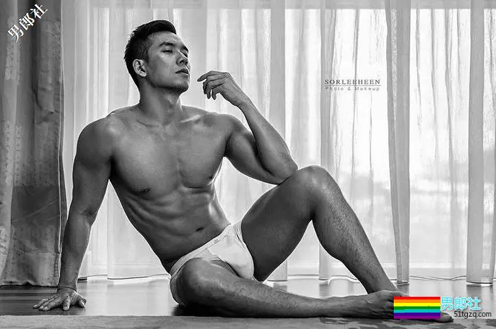 阴阳师男模被扒皮，喜好攀岩倒立，裆部贼抢眼！ - 51虹马