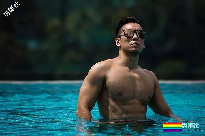 阴阳师男模被扒皮，喜好攀岩倒立，裆部贼抢眼！ - 51虹马