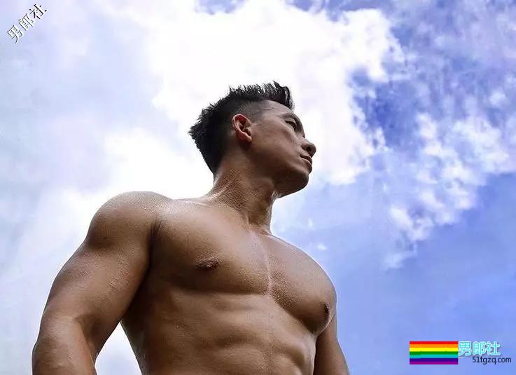 阴阳师男模被扒皮，喜好攀岩倒立，裆部贼抢眼！ - 51虹马