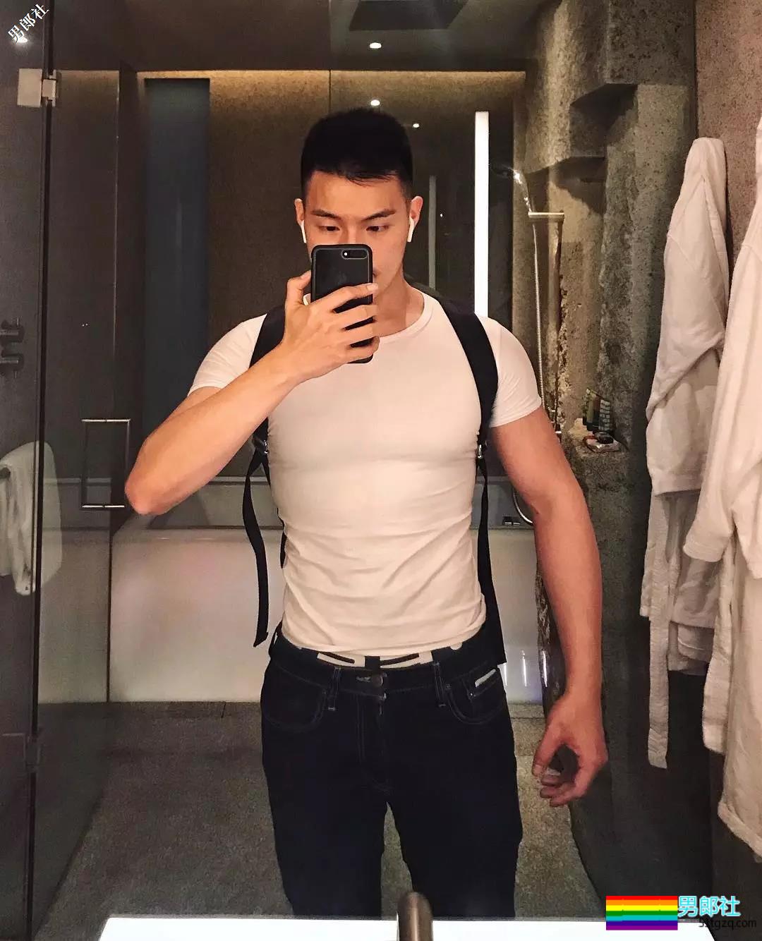 被疯狂盗图的翘臀小哥，INS竟有超多私家好料！ - 51虹马