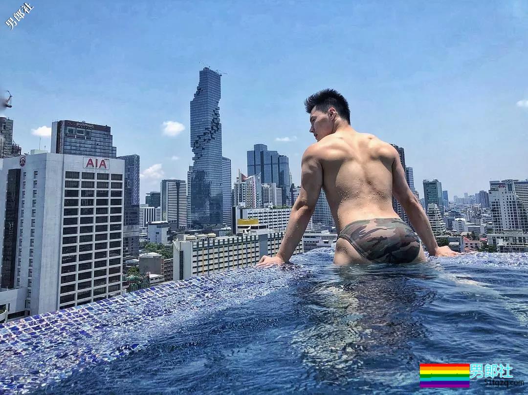 被疯狂盗图的翘臀小哥，INS竟有超多私家好料！ - 51虹马