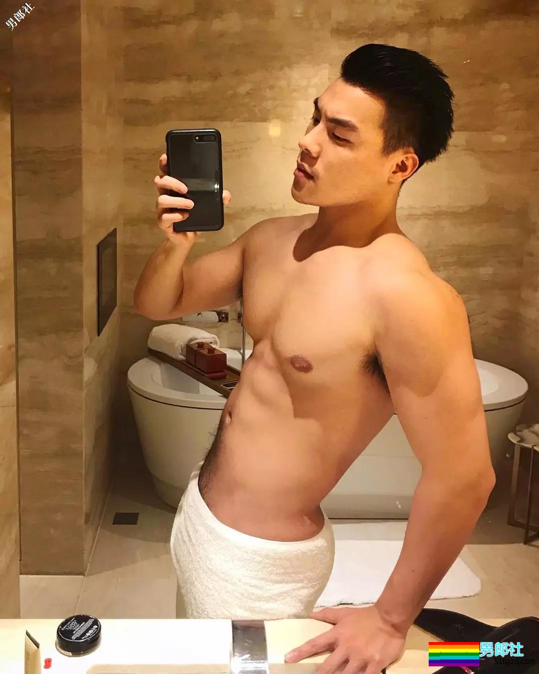 被疯狂盗图的翘臀小哥，INS竟有超多私家好料！ - 51虹马