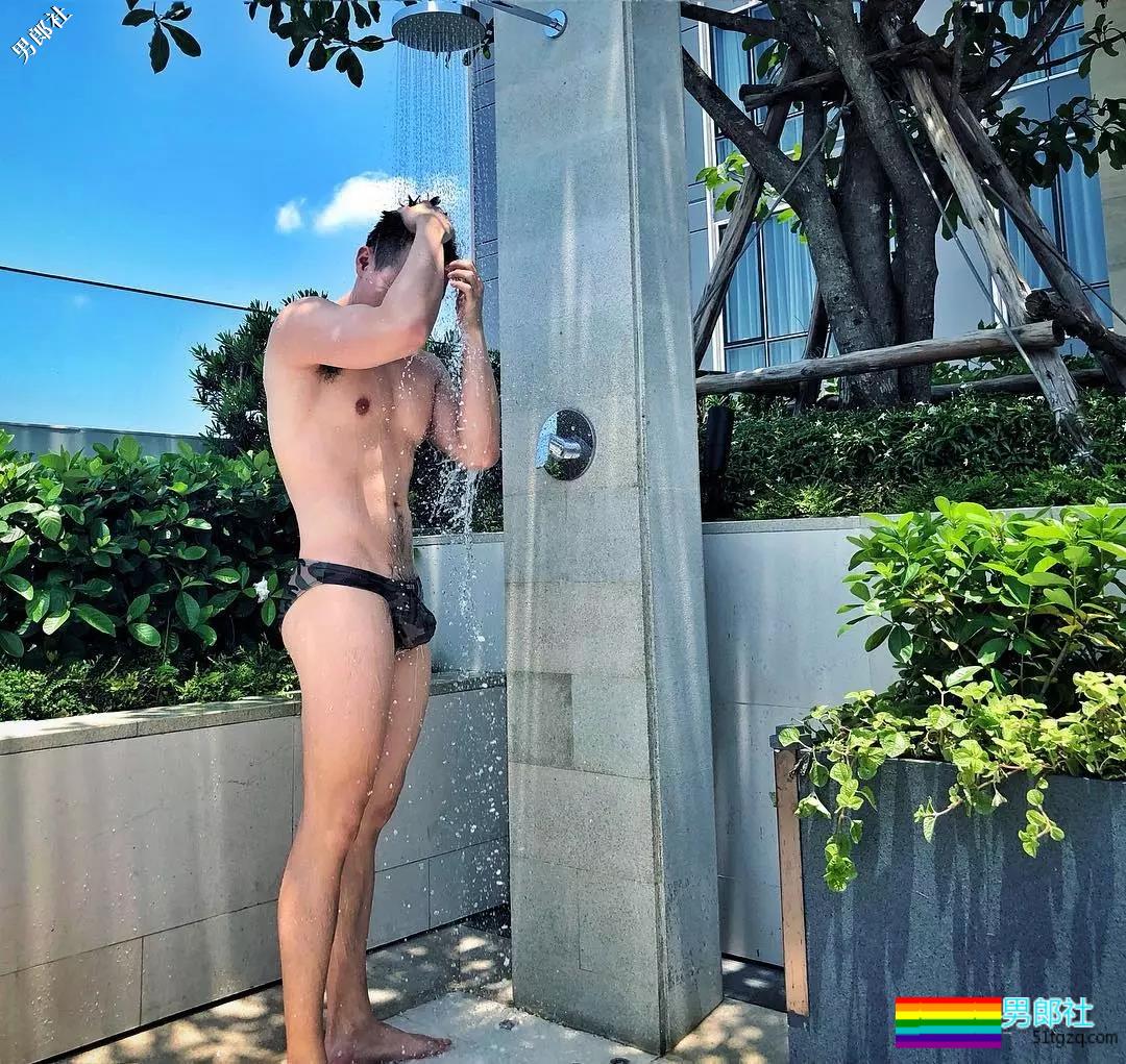 被疯狂盗图的翘臀小哥，INS竟有超多私家好料！ - 51虹马