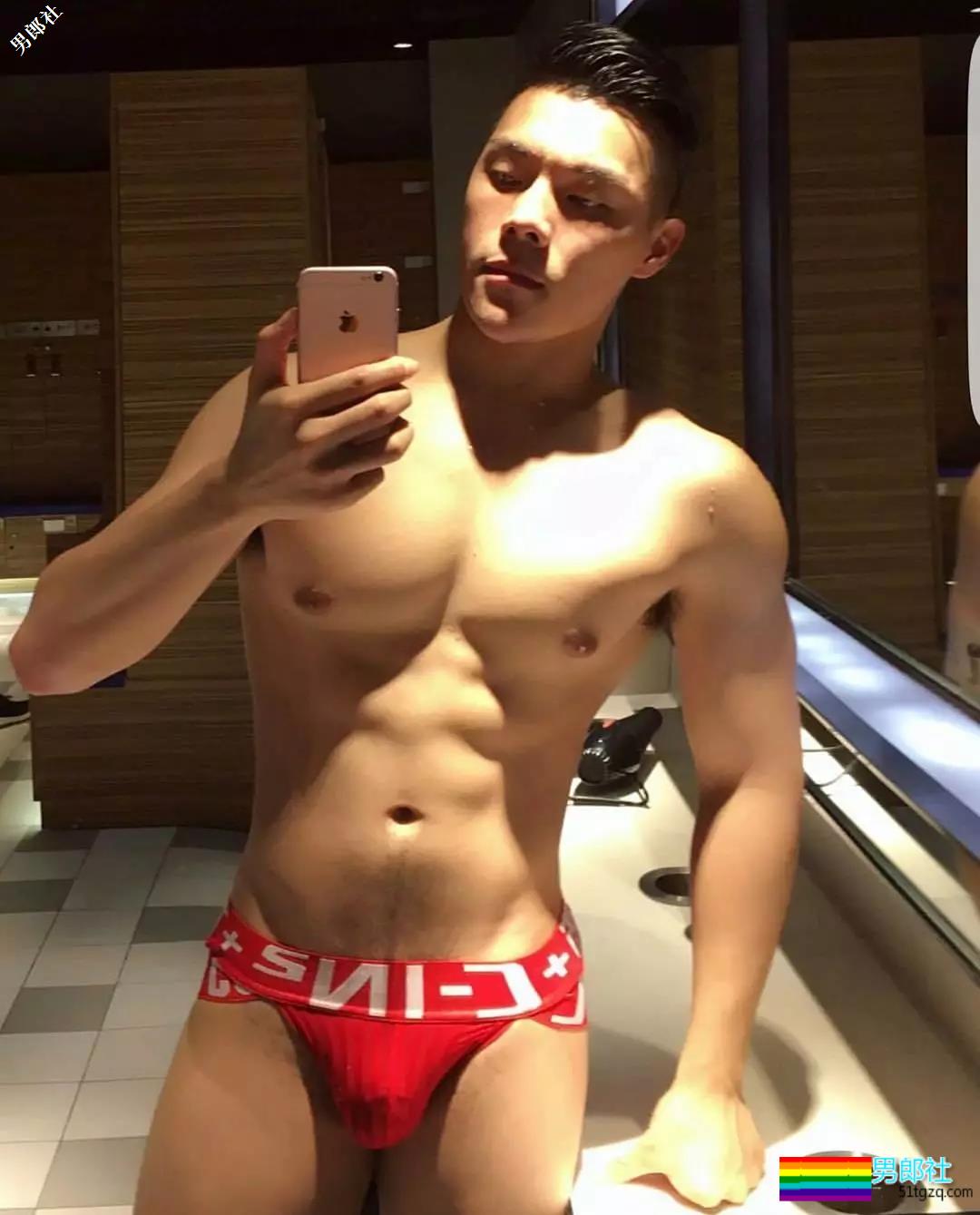 被疯狂盗图的翘臀小哥，INS竟有超多私家好料！ - 51虹马