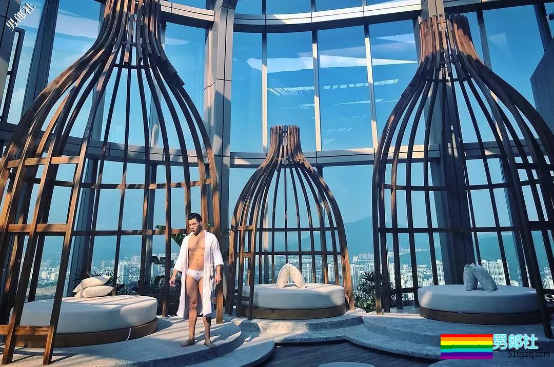 被疯狂盗图的翘臀小哥，INS竟有超多私家好料！ - 51虹马