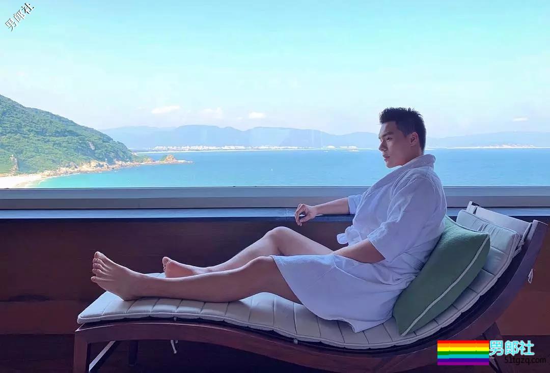 被疯狂盗图的翘臀小哥，INS竟有超多私家好料！ - 51虹马