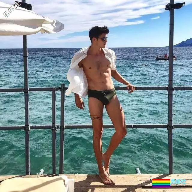 帅气男模胸器与胸毛极致来袭！ - 51虹马