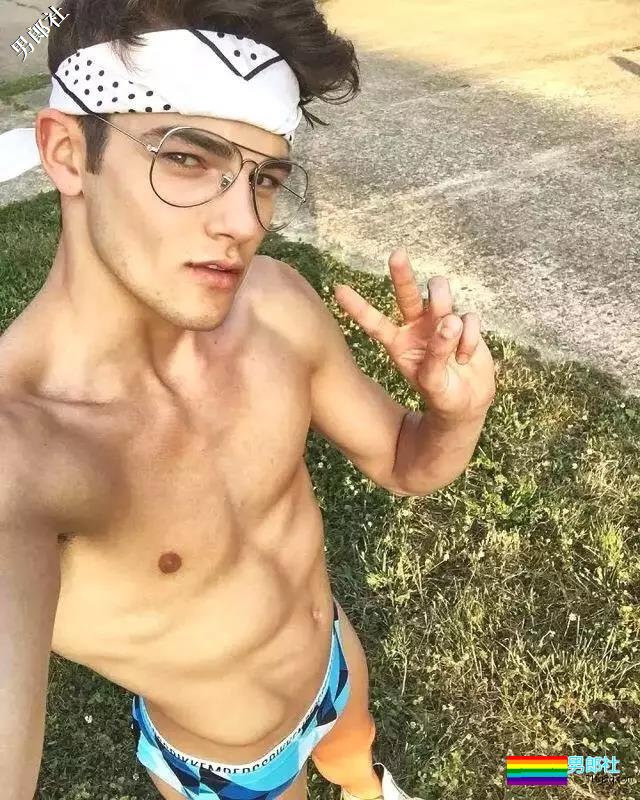 帅气男模胸器与胸毛极致来袭！ - 51虹马