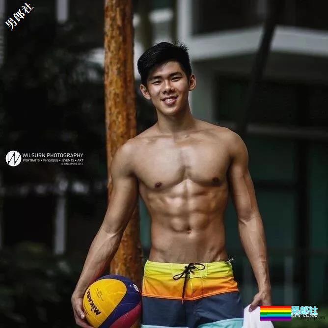 六块腹肌水球体育生帅哥，Man味十足还拍过泳池广告！ - 51虹马