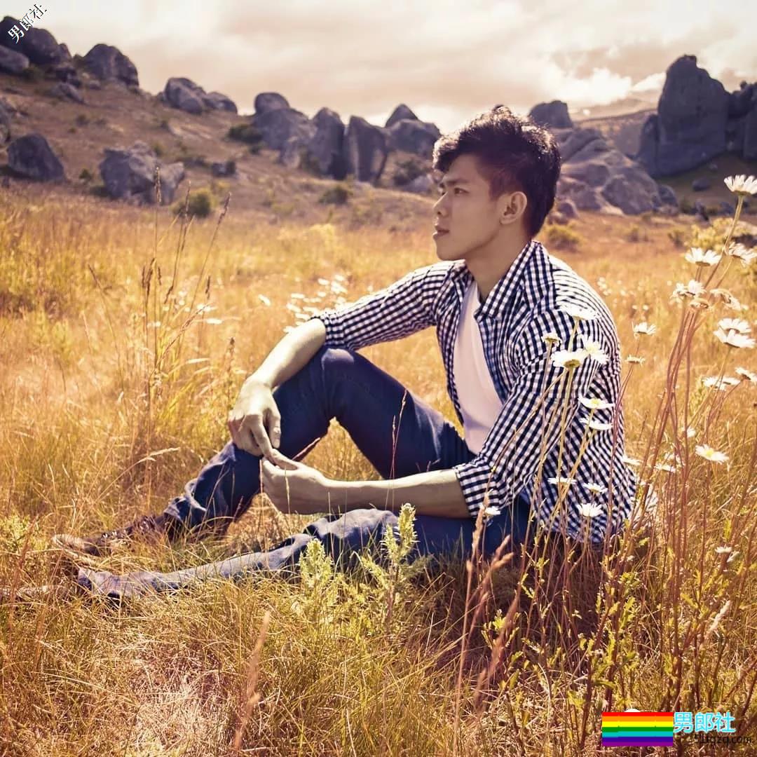 六块腹肌水球体育生帅哥，Man味十足还拍过泳池广告！ - 51虹马