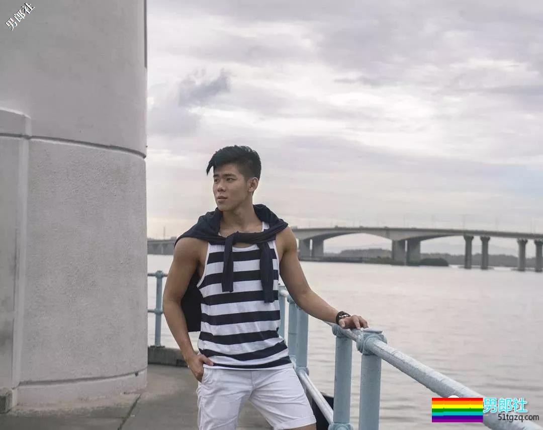 六块腹肌水球体育生帅哥，Man味十足还拍过泳池广告！ - 51虹马