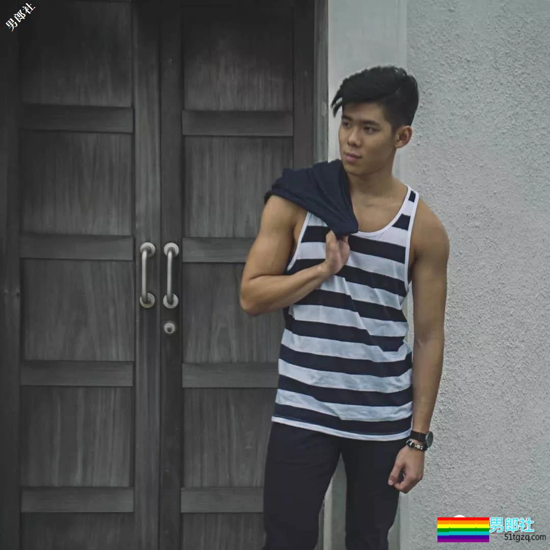 六块腹肌水球体育生帅哥，Man味十足还拍过泳池广告！ - 51虹马