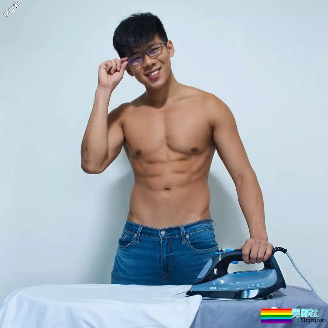 六块腹肌水球体育生帅哥，Man味十足还拍过泳池广告！ - 51虹马