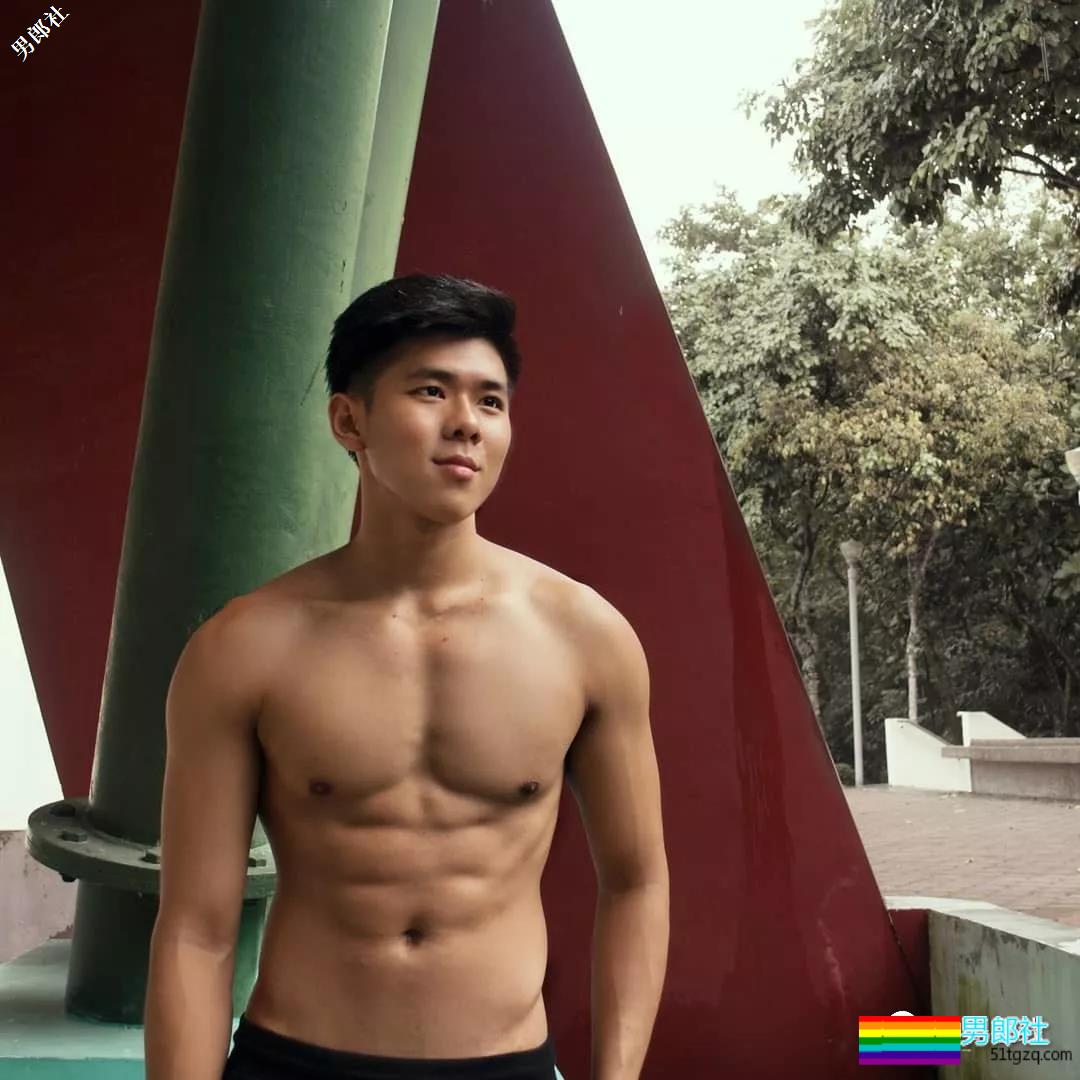 六块腹肌水球体育生帅哥，Man味十足还拍过泳池广告！ - 51虹马