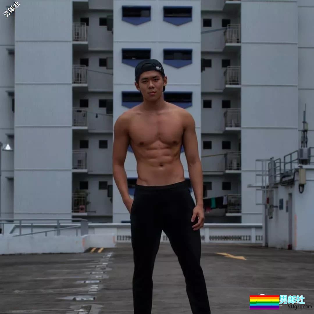 六块腹肌水球体育生帅哥，Man味十足还拍过泳池广告！ - 51虹马