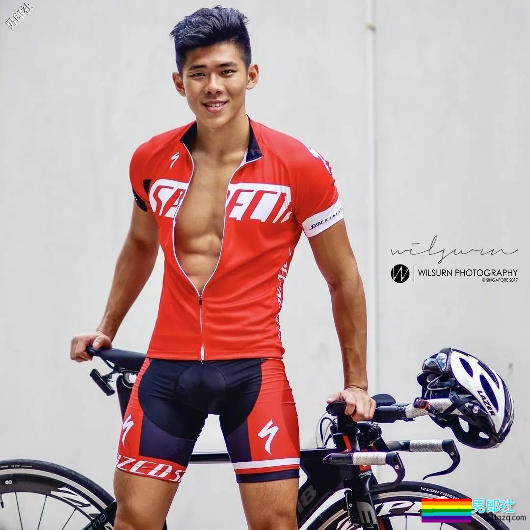 六块腹肌水球体育生帅哥，Man味十足还拍过泳池广告！ - 51虹马