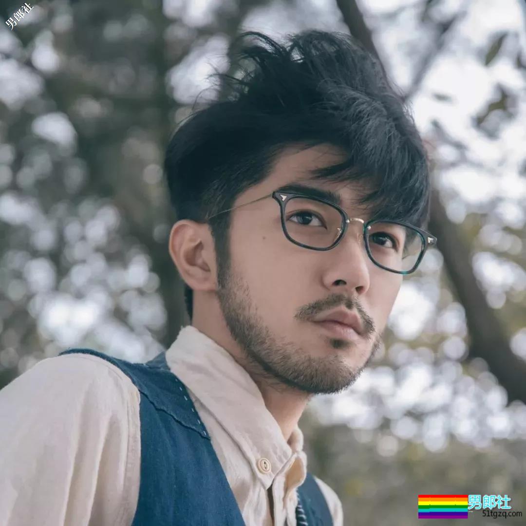 岛国公司当男模，我真的觉得他很帅! - 51虹马