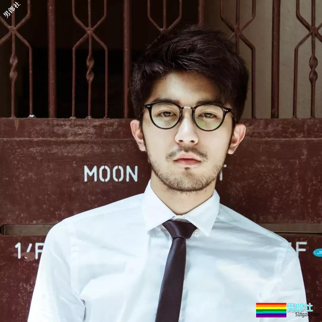 岛国公司当男模，我真的觉得他很帅! - 51虹马