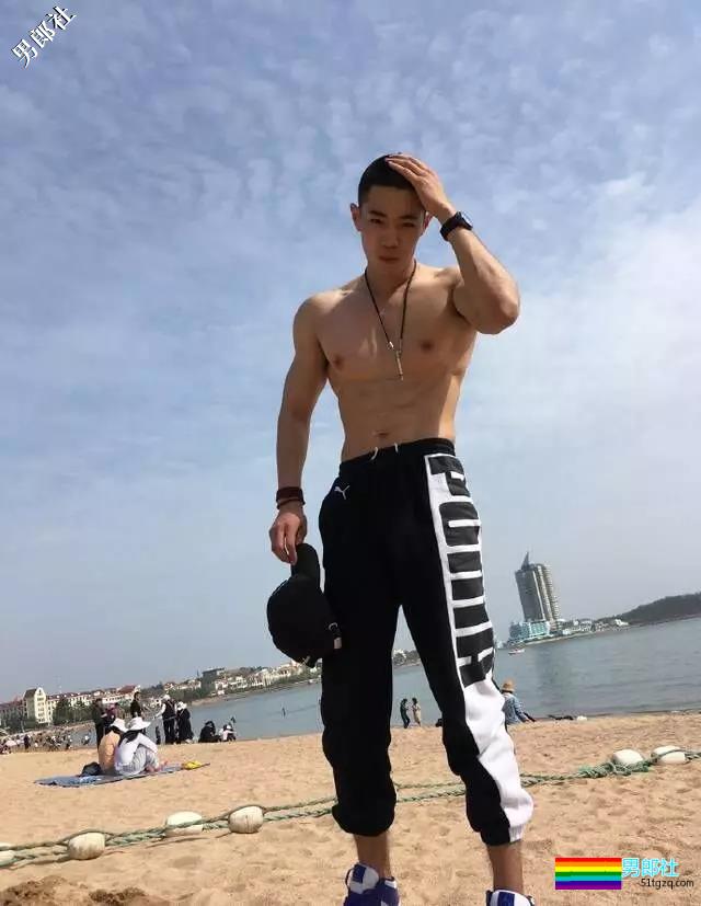 帅气空少小奶狗健身房撸铁！ - 51虹马