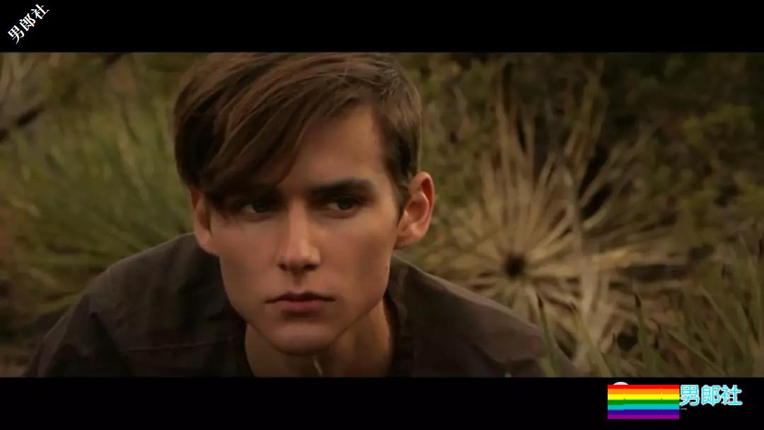 禁欲帅医生遇到霸王犯人攻，越狱后把小受带出来当压寨夫人 - 51虹马